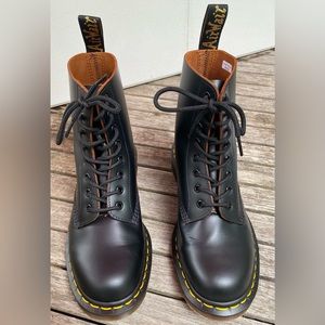 DR. MARTENS 1460 VINTAGE MADE IN ENGLAND LACE UP BOOTS BLACK MEN’S SIZE 8